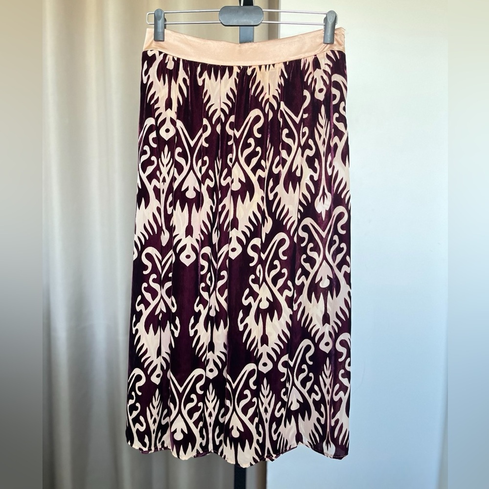 US8 Manila Grace Delicate Ourple Velvet Skirt NWT